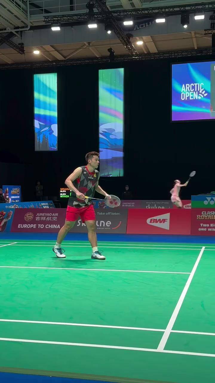 她還特別感 她還特別感